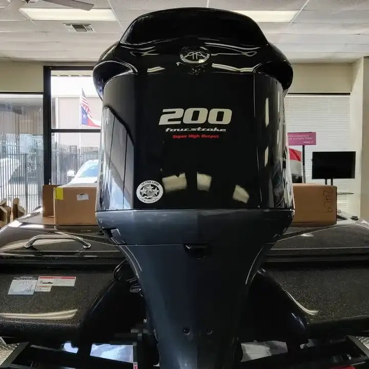 Factory Sealed Mer- Curys 300HP CXL - 200L PRO XS TORQUEMASTER - VERADO 350HP CL 4 Stroke Outboard Motor Bo